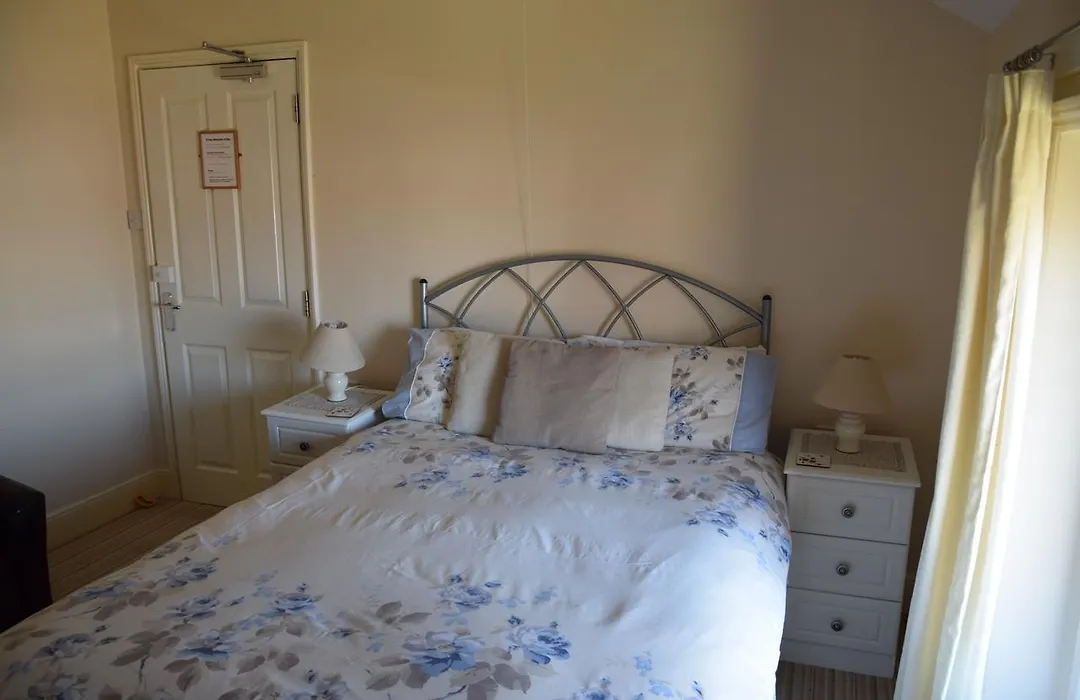 Kingsleigh Guest House-1
