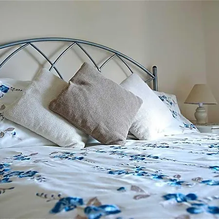 Kingsleigh Guest House-2